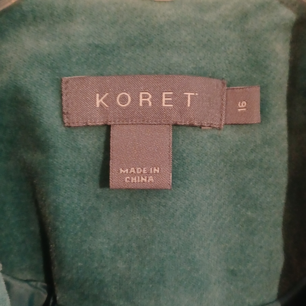 Blazer - Picture 3 of 3